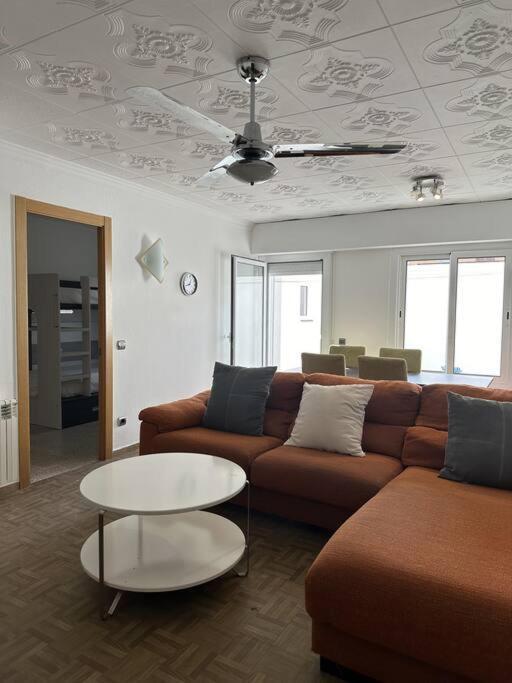 Apartamento Familiar Poeta Marquina Rosas